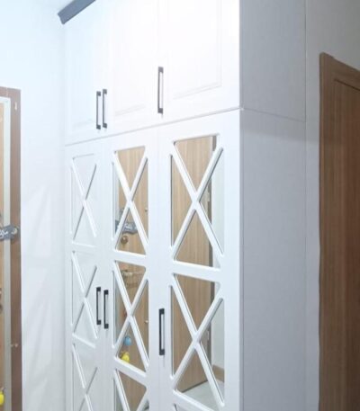 Aynalı Beyaz Renk Vestiyer Dolabı YM-MD-234